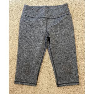Victoria’s Secret VSX Capri leggings